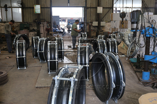 橡膠接頭與埋地防護罩的關系