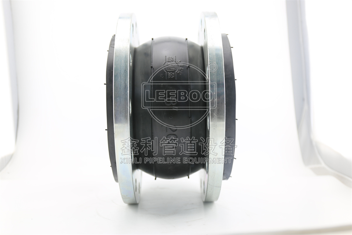 在高壓環(huán)境中使用橡膠接頭時(shí),需要特別注意哪些方面